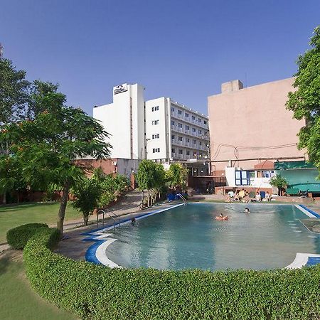โฮเต็ล อติธิ Hotel อัครา ภายนอก รูปภาพ