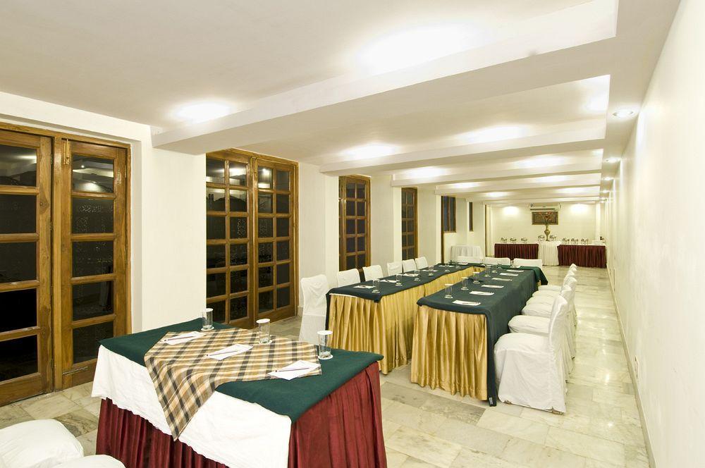 โฮเต็ล อติธิ Hotel อัครา ภายนอก รูปภาพ