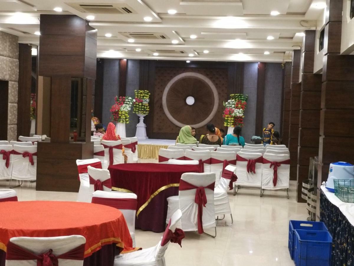 โฮเต็ล อติธิ Hotel อัครา ภายนอก รูปภาพ
